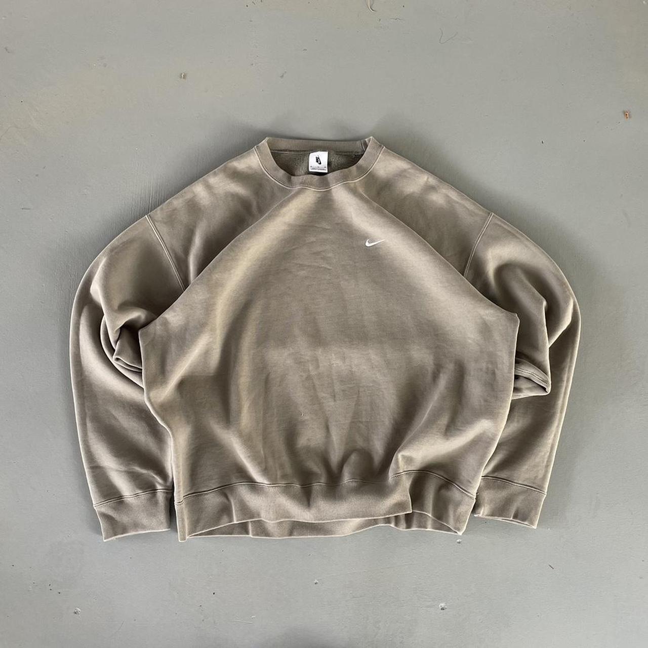 womens olive green nike shirt