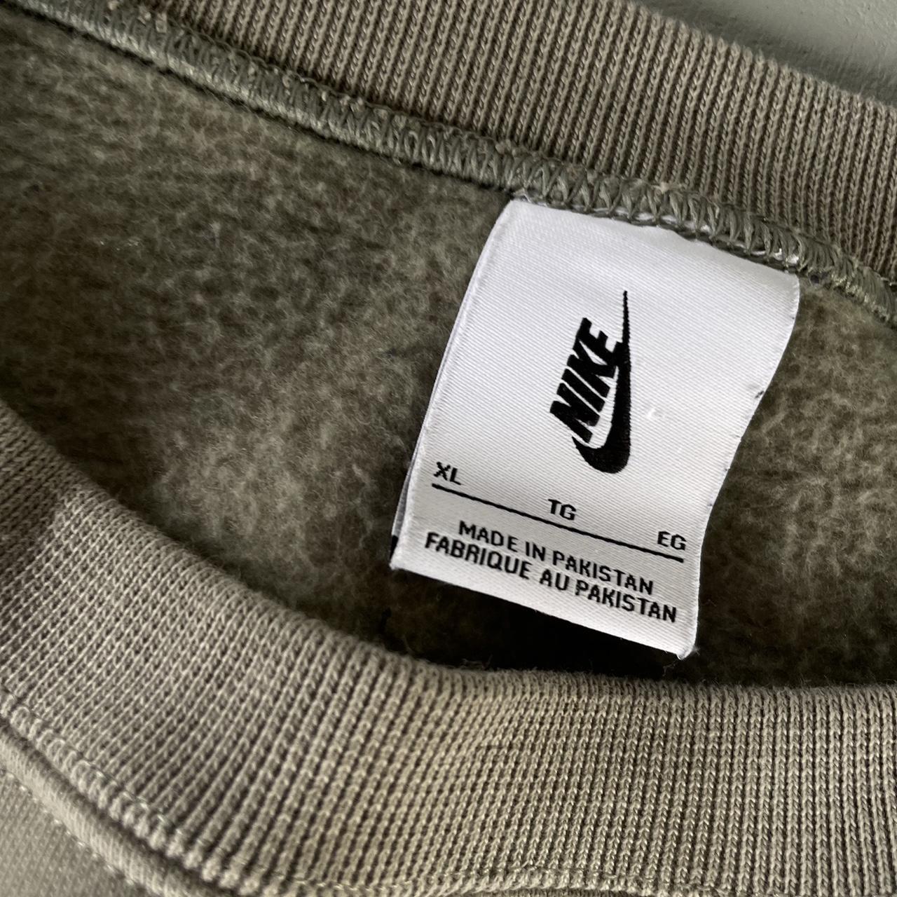 womens olive green nike shirt