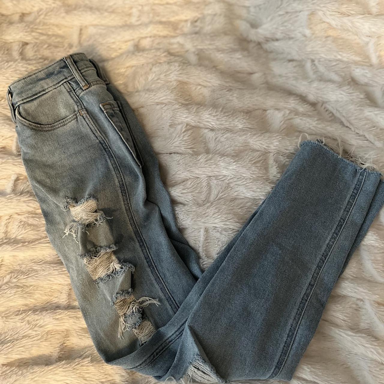 Ripped jeans clearance hollister