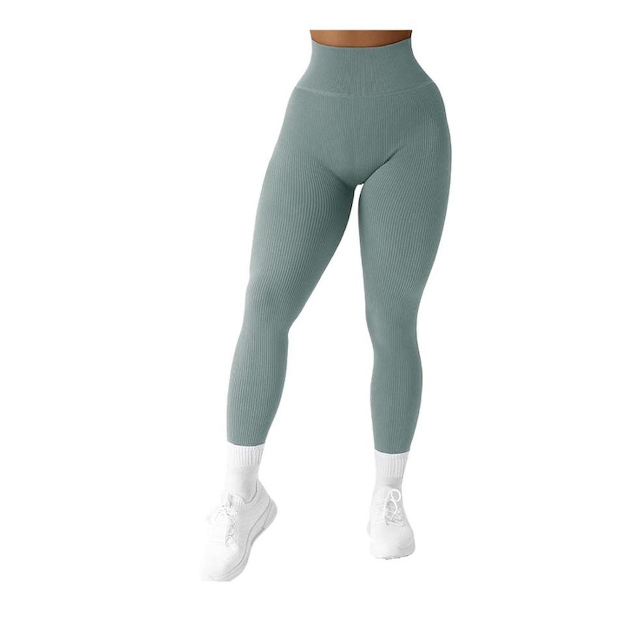 Pretty light green ribbed workout leggings Amazing - Depop