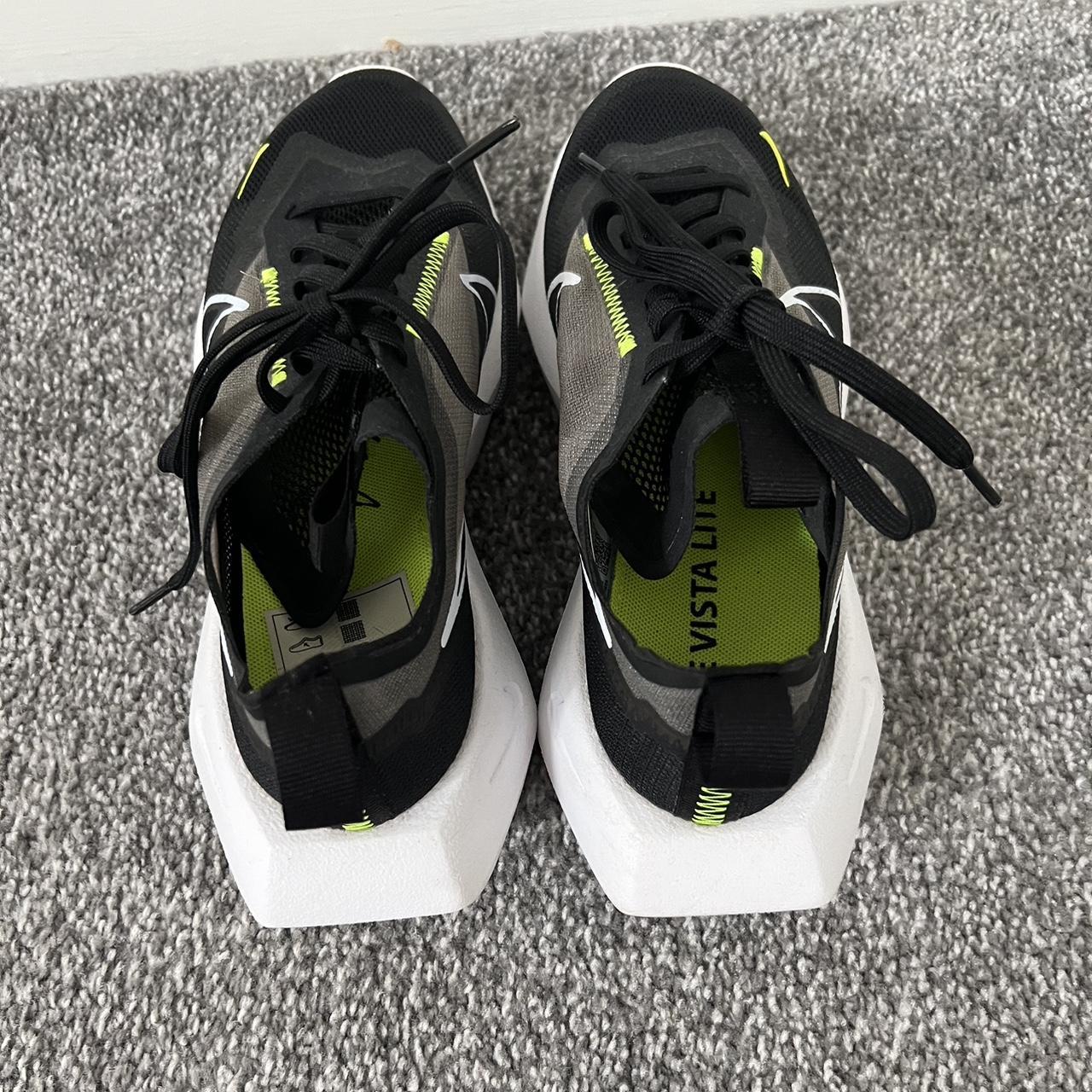 vista nike trainers