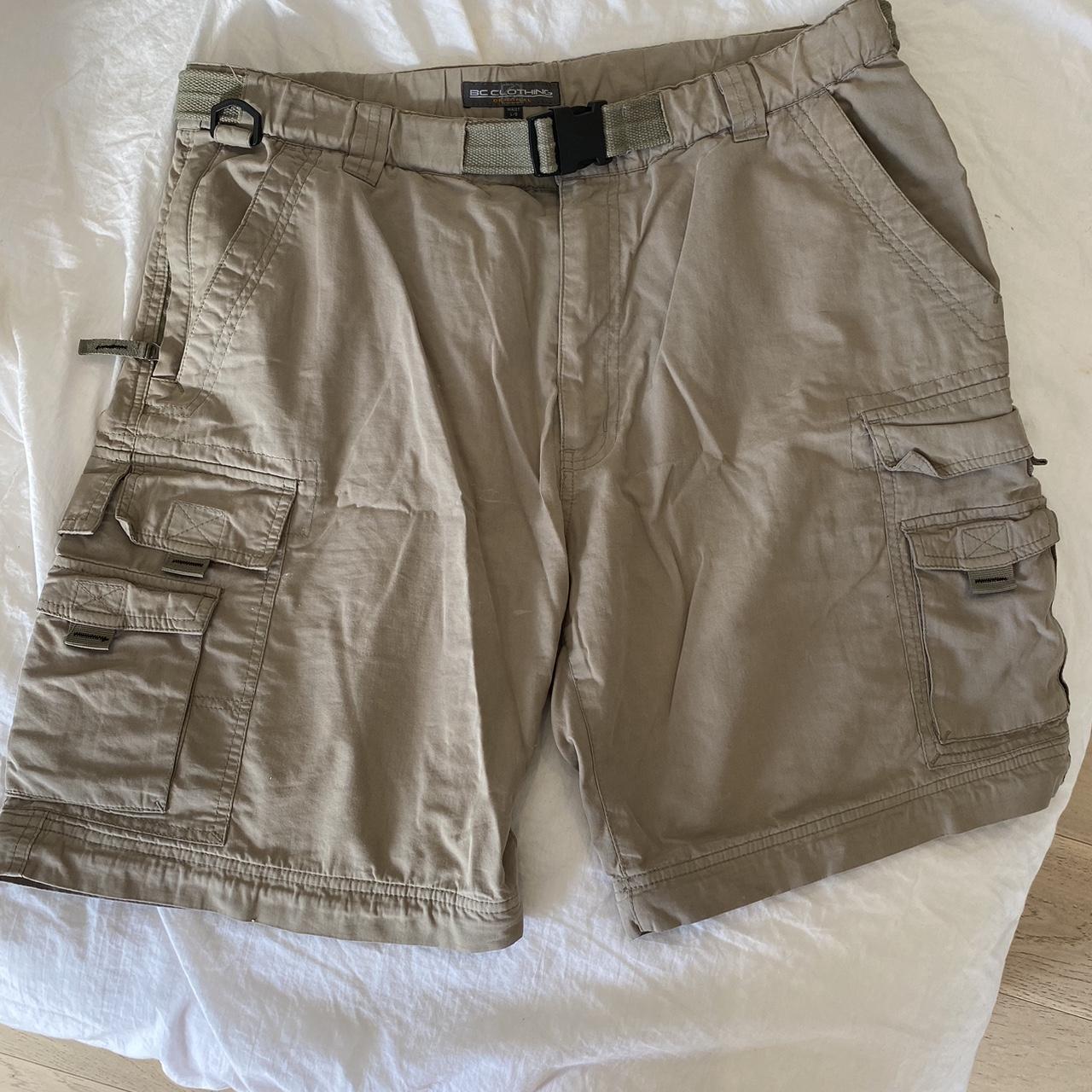 Men’s cargo shorts - Depop