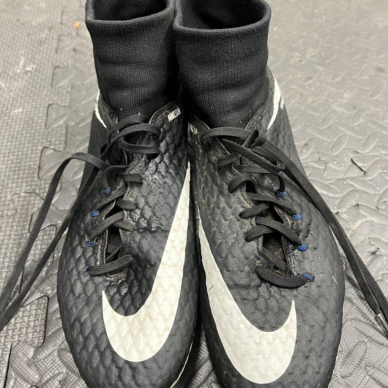 white and black hypervenoms