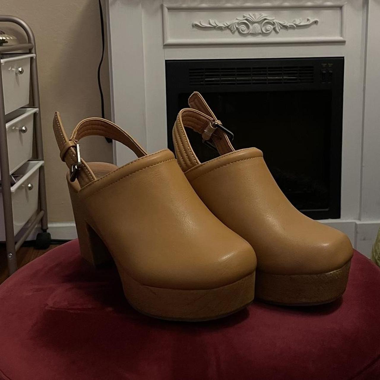Universal Thread Women's Clogs
