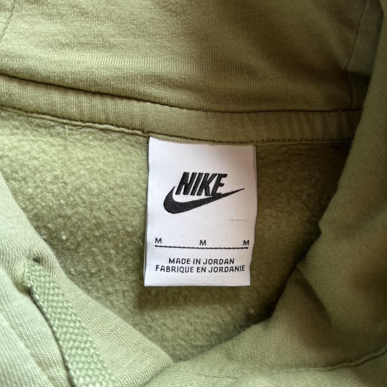 Nike Women's Green Sweatshirt Depop