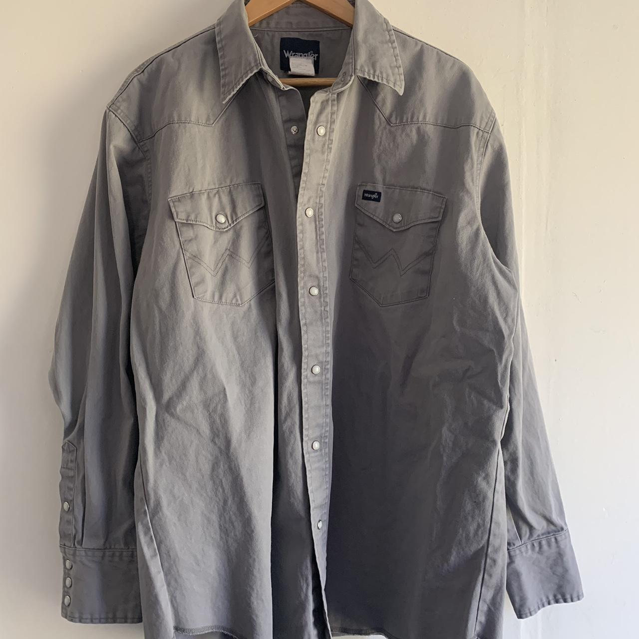 This is a great, vintage Wrangler work shirt. Nice... - Depop