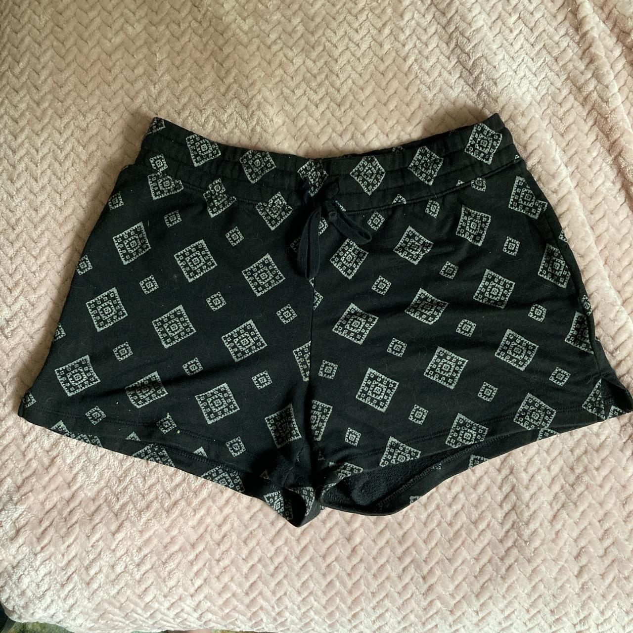 Cute lounge shorts by Time and Tru Size Small -... - Depop