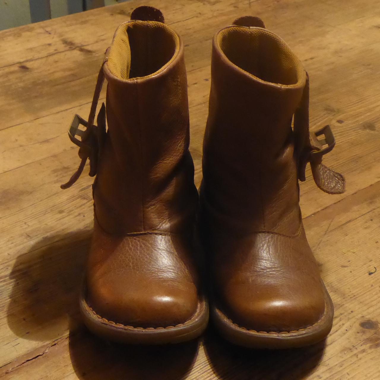 womens doctor matens tana boots uk size 3. in good