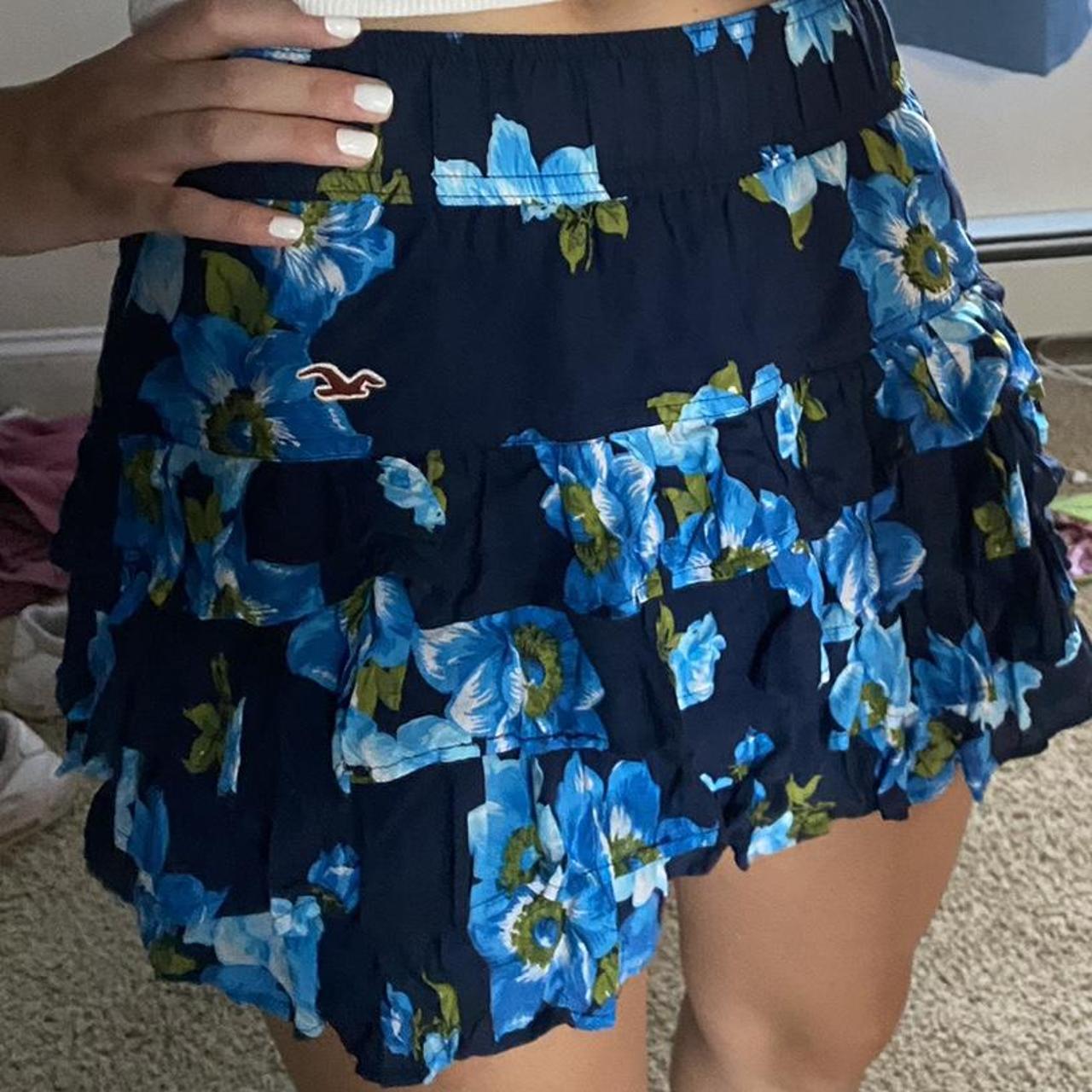 hollister blue floral skirt, with - Depop