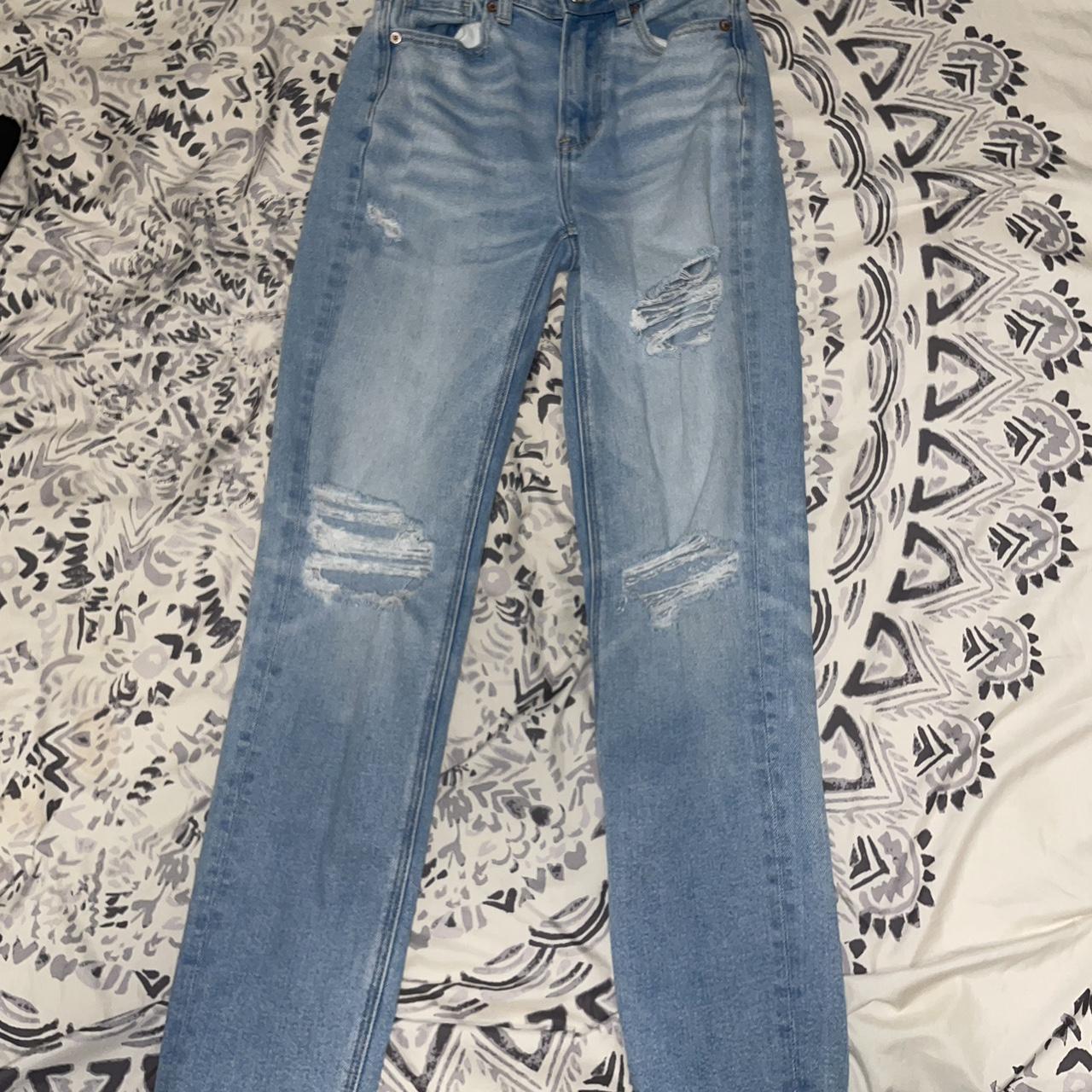 American Eagle ripped jeans - size 00 - Depop