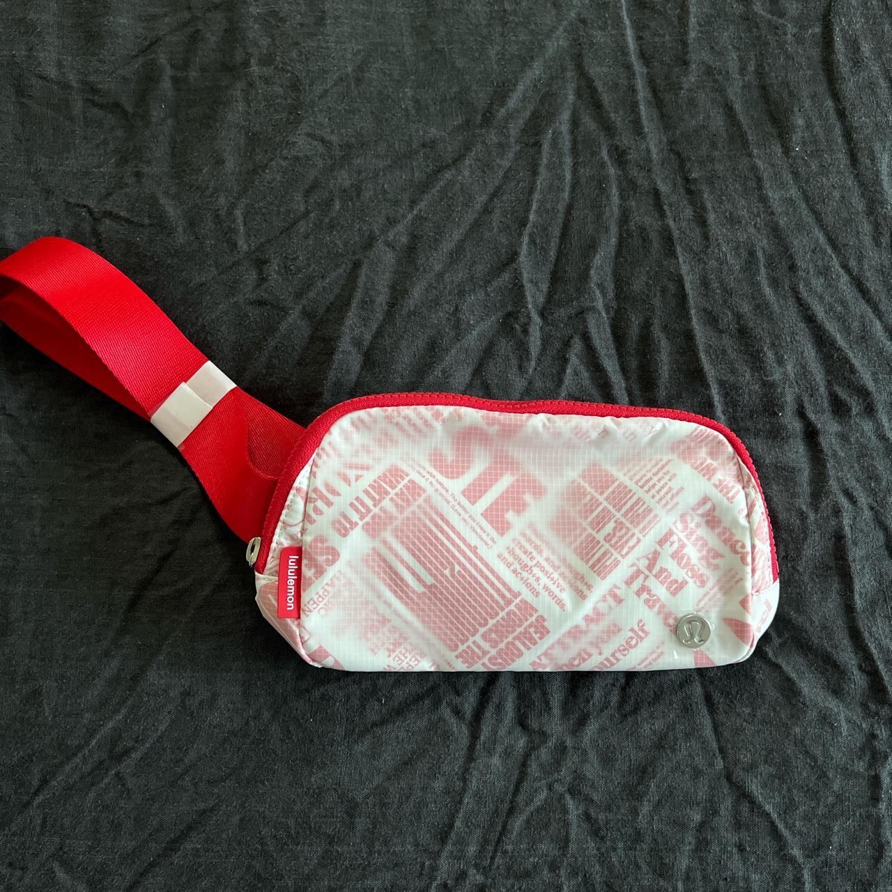 Lululemon Fanny pack Great condition, I just never - Depop