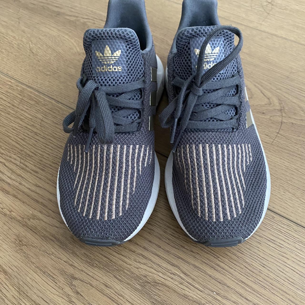 Adidas swift clearance run grey gold