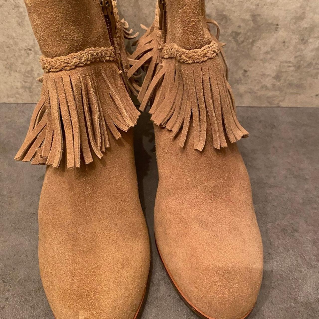 Gianni Bini Women's Tan Boots | Depop