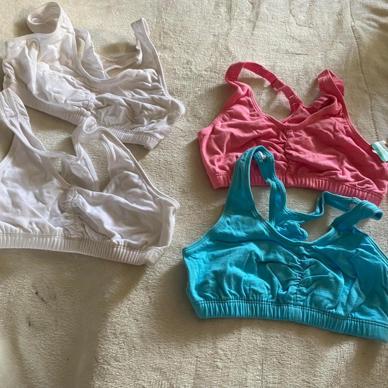 NWOT 4 Fruit of the Loom Sports Bras Size 32 ABC Depop