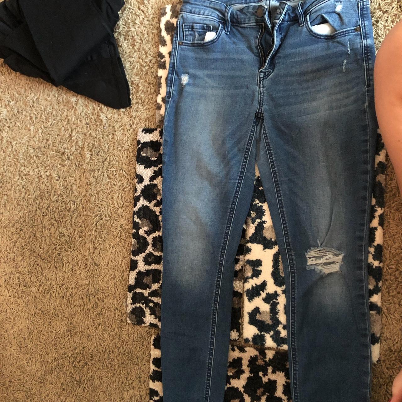 Old navy rockstar super skinny ankle jeans! Ripped - Depop