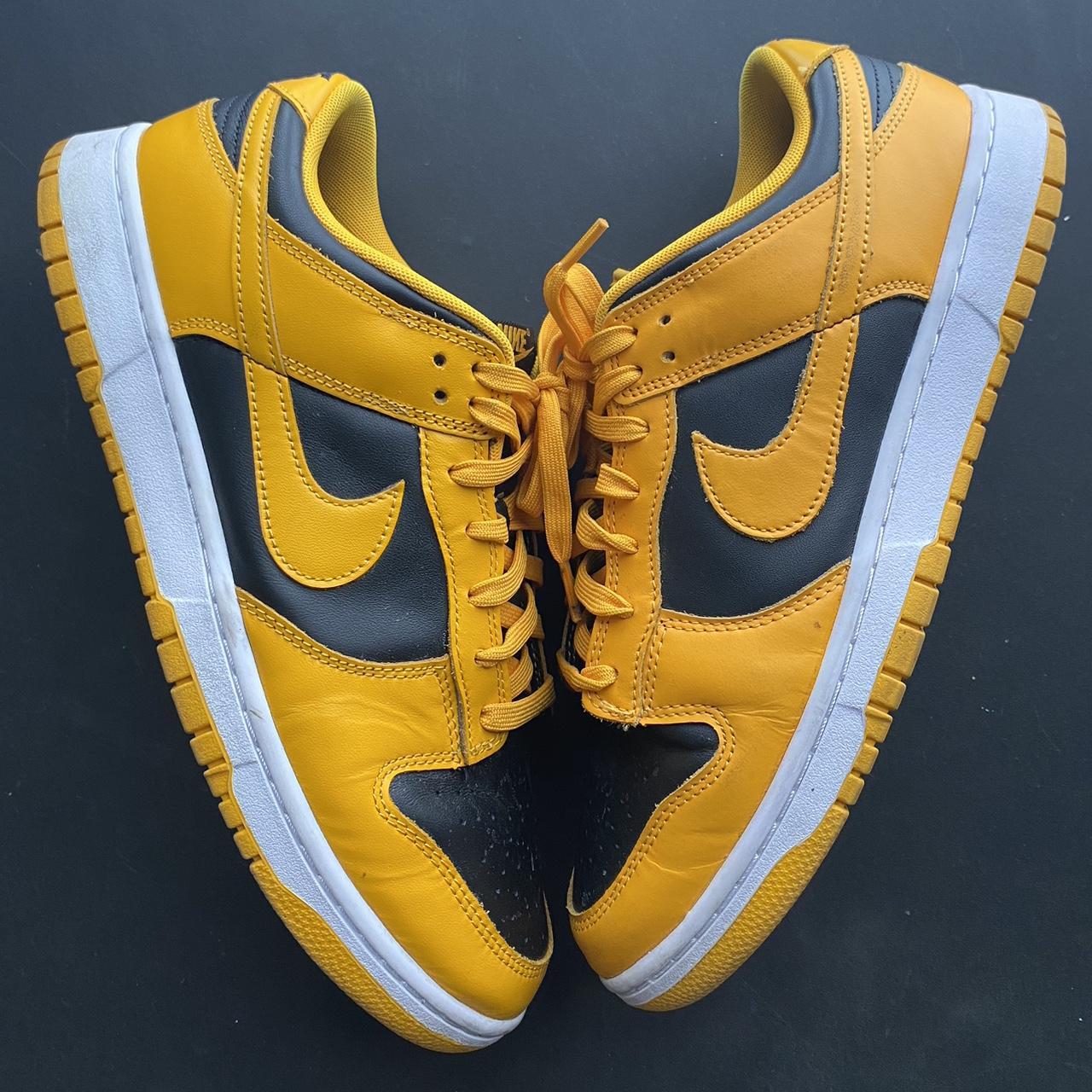 Nike Men's Yellow and Black Trainers | Depop