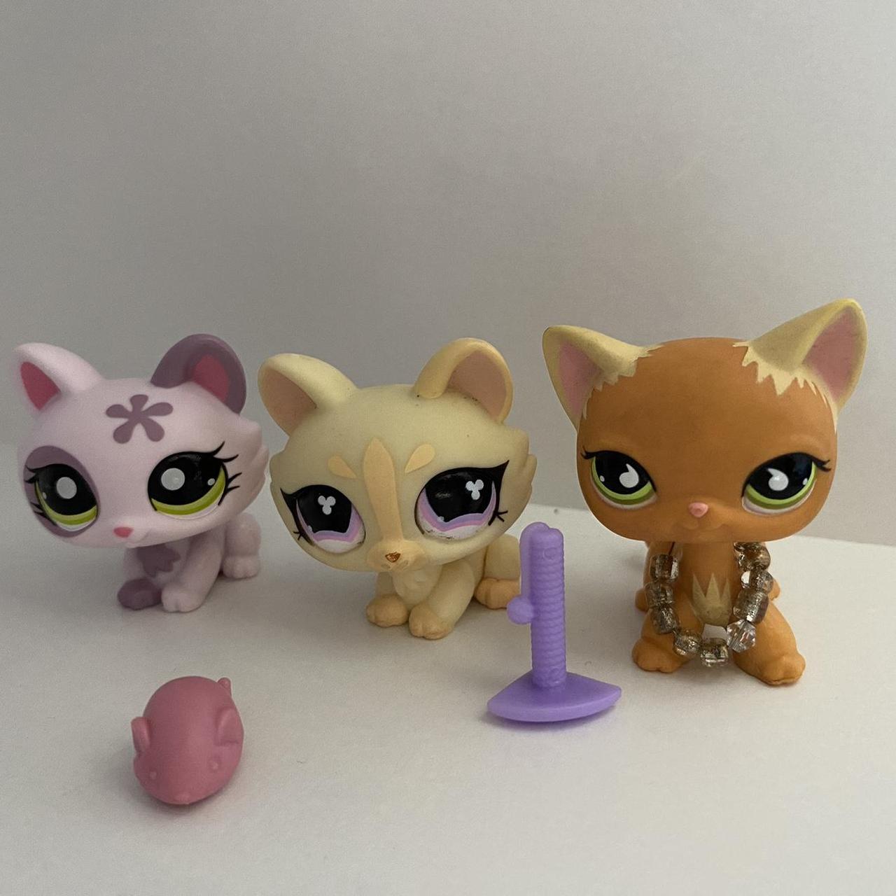 lps short hair cat #525 plus crouching cats #848... - Depop