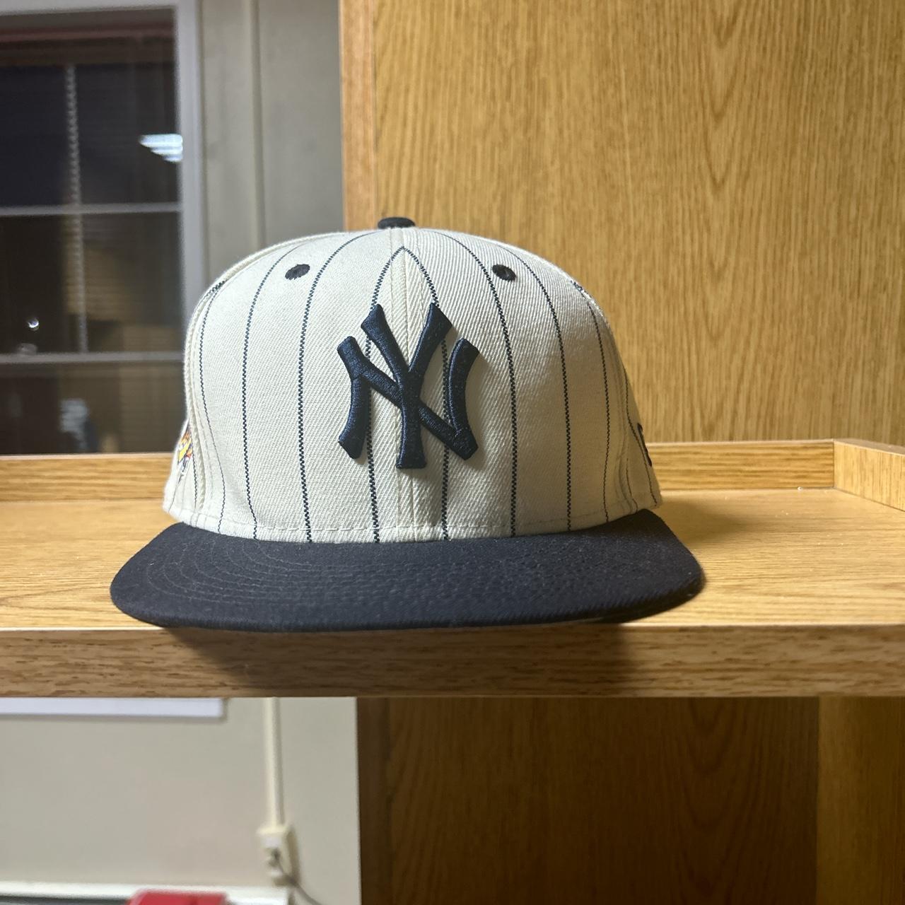 RARE Vintage 90s New York Yankees fitted hat Size 7 - Depop