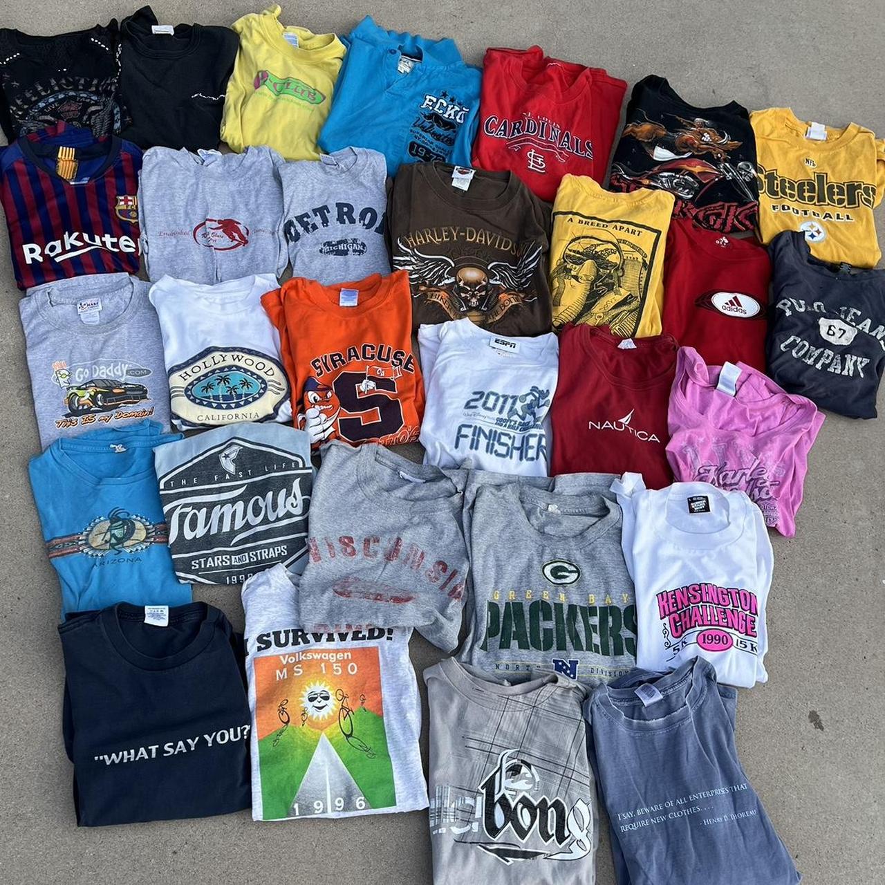 10 DOLLAR TEES 1 for 10, 2 for 15, 3 for 20 message... - Depop