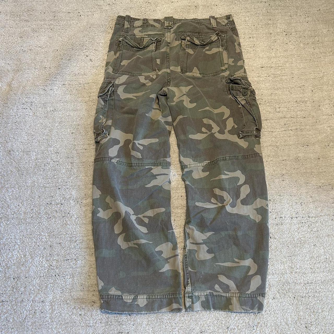 Y2k Army Camo Pants Missing Button Above The Zipper - Depop