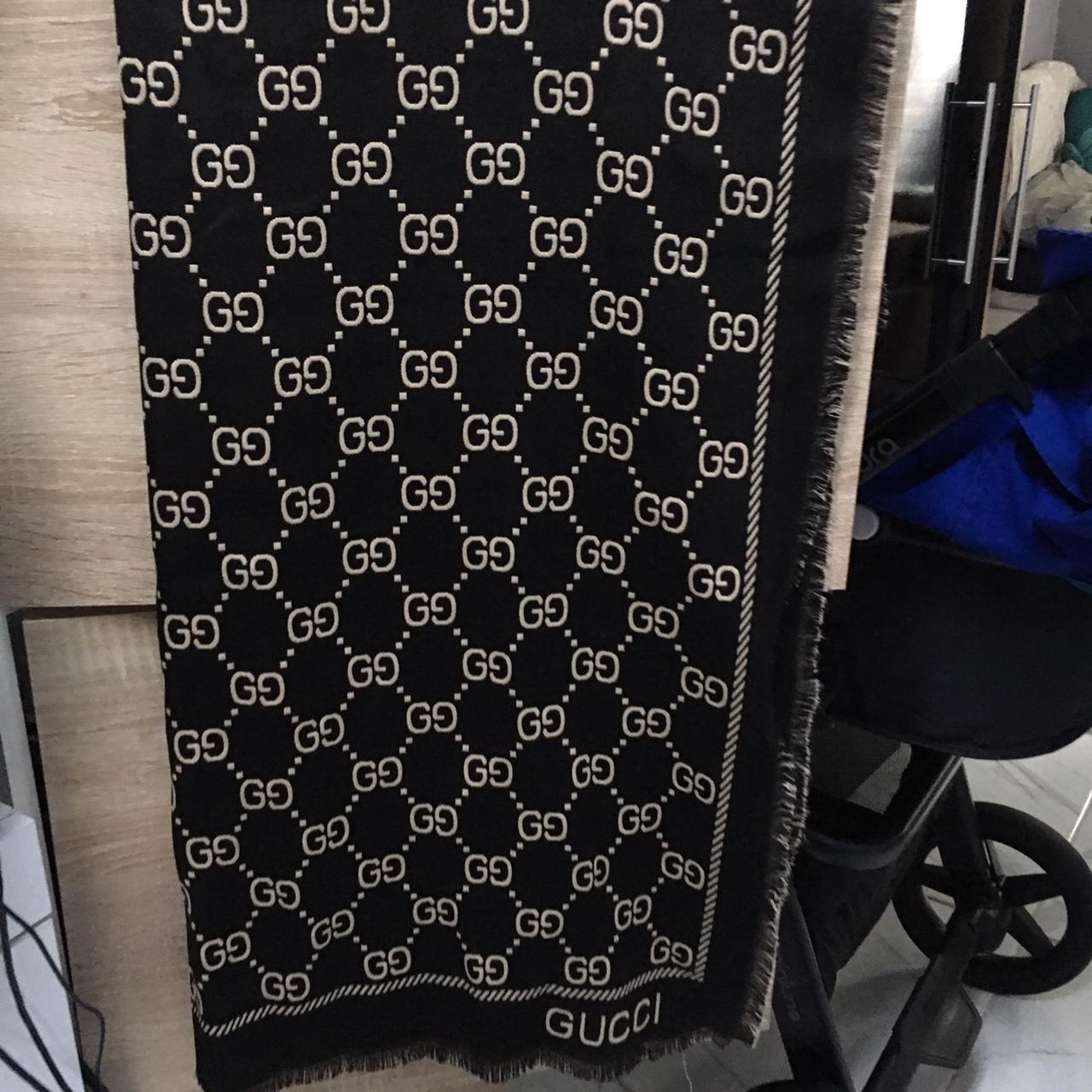 Gucci Men's Scarfwraps Depop