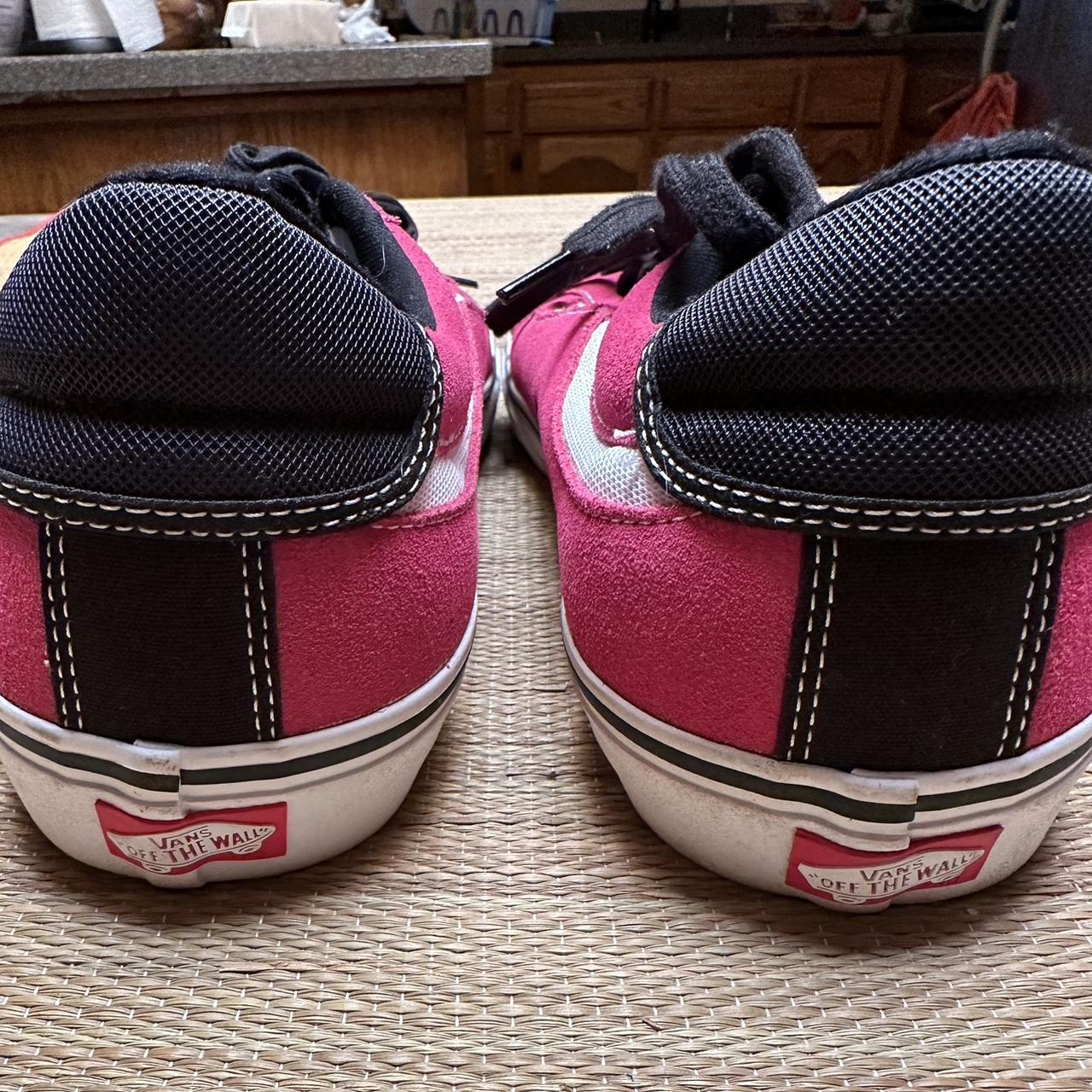 Pink tnt outlet vans