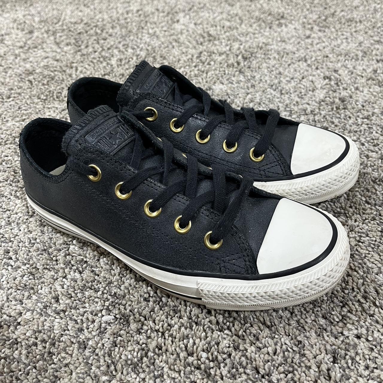 Black leather outlet converse size 4