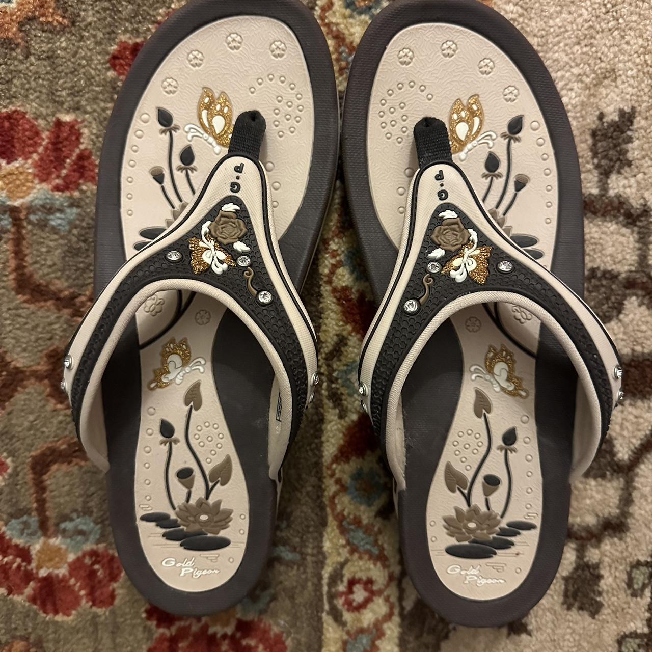 Gold pigeon comfort sandals cushion and Depop