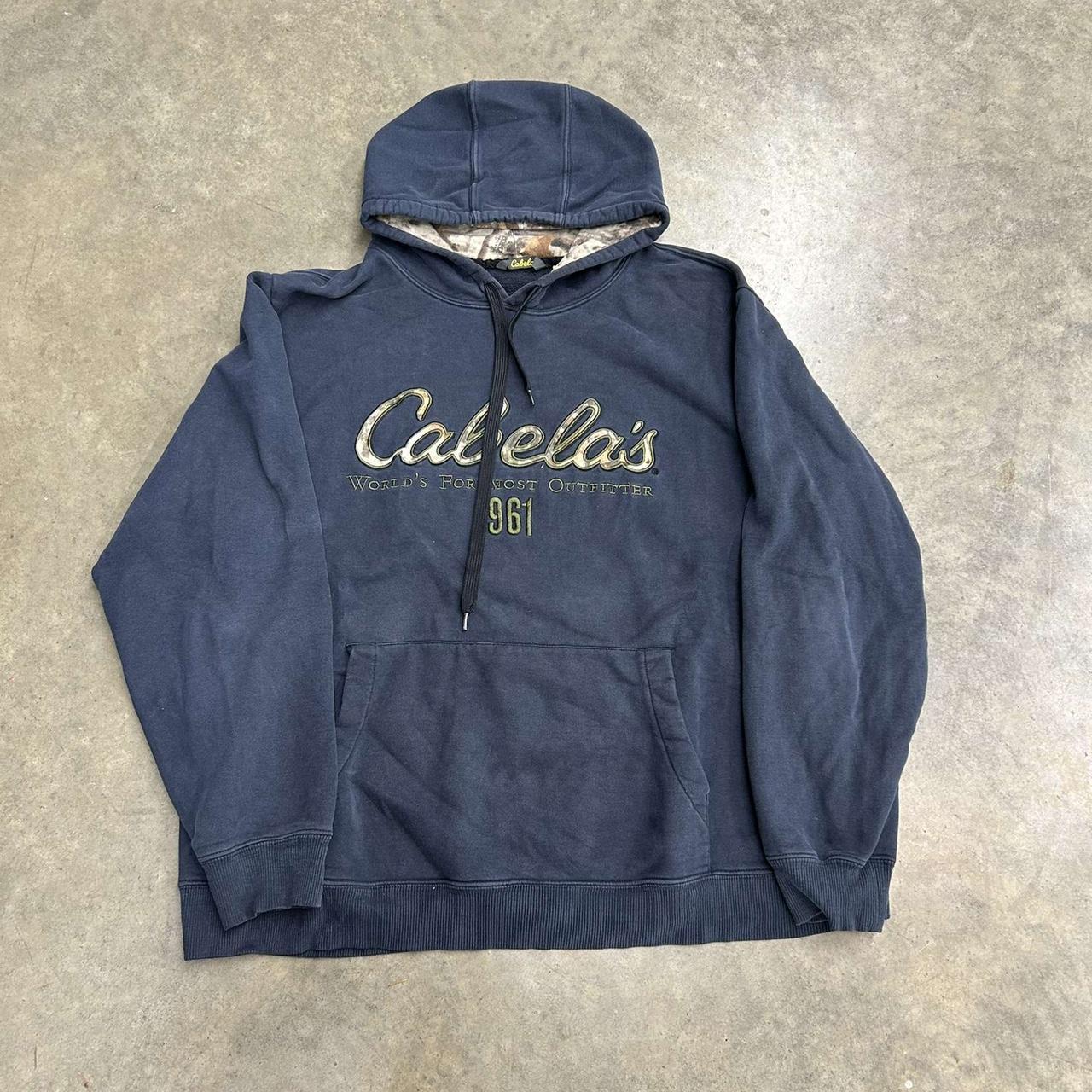 00’s Cabelas Heavyweight Hoodie Size XL 26 x 28.5 - Depop