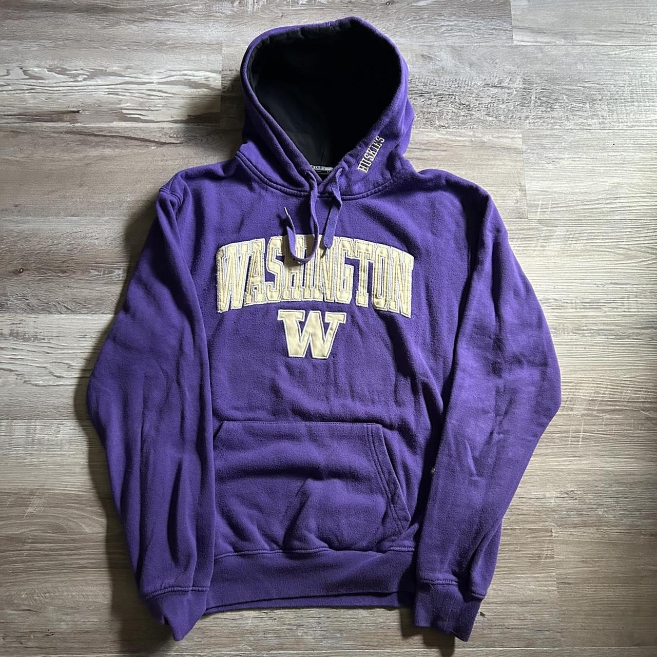 Washington Huskies Hoodie Size Large 22.5 x 26.5 - Depop