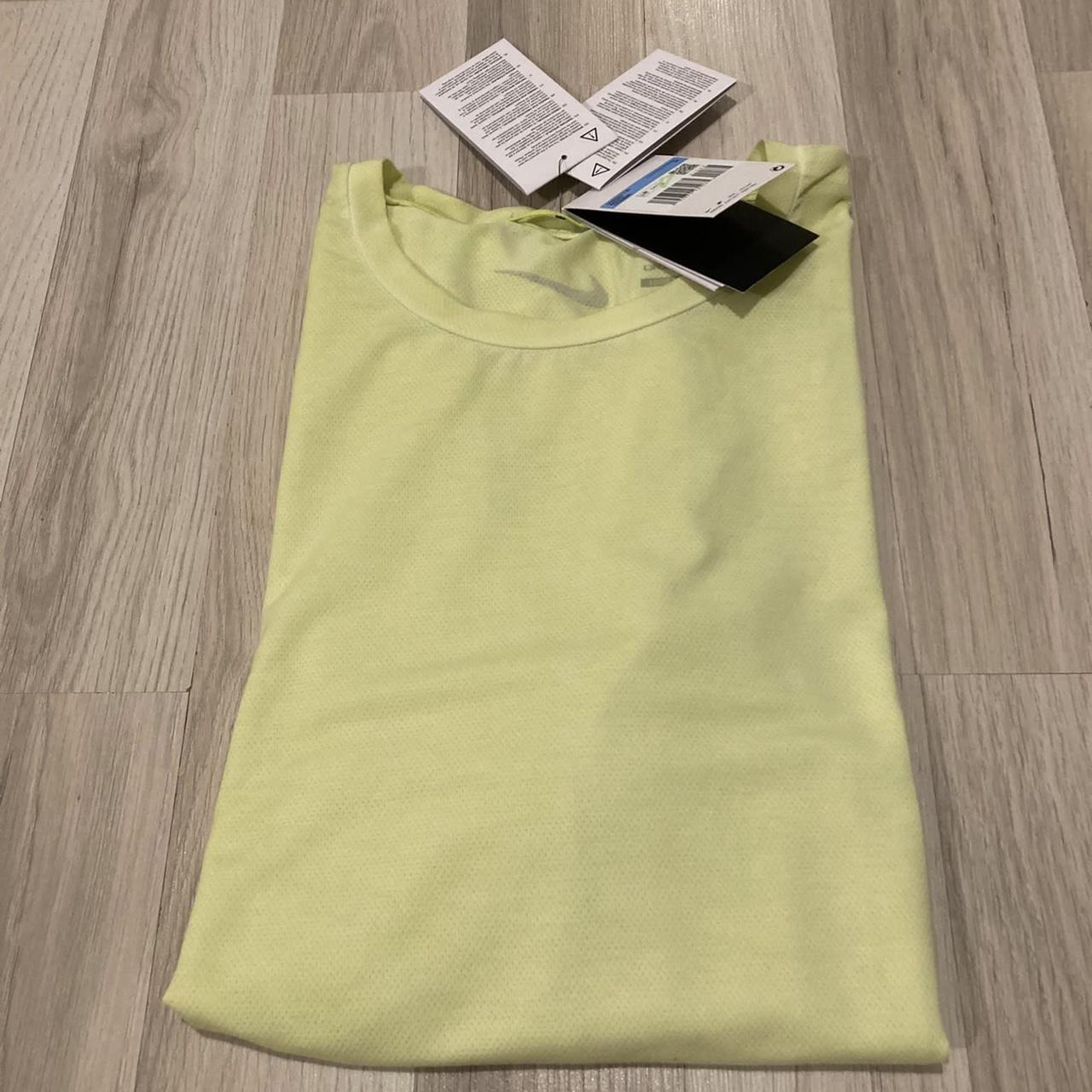 mens nike t shirt yellow