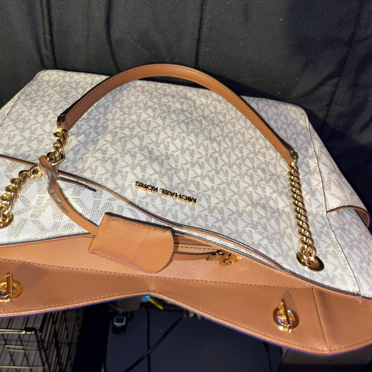 USED , Michael Kors purse, excellent condition. Depop