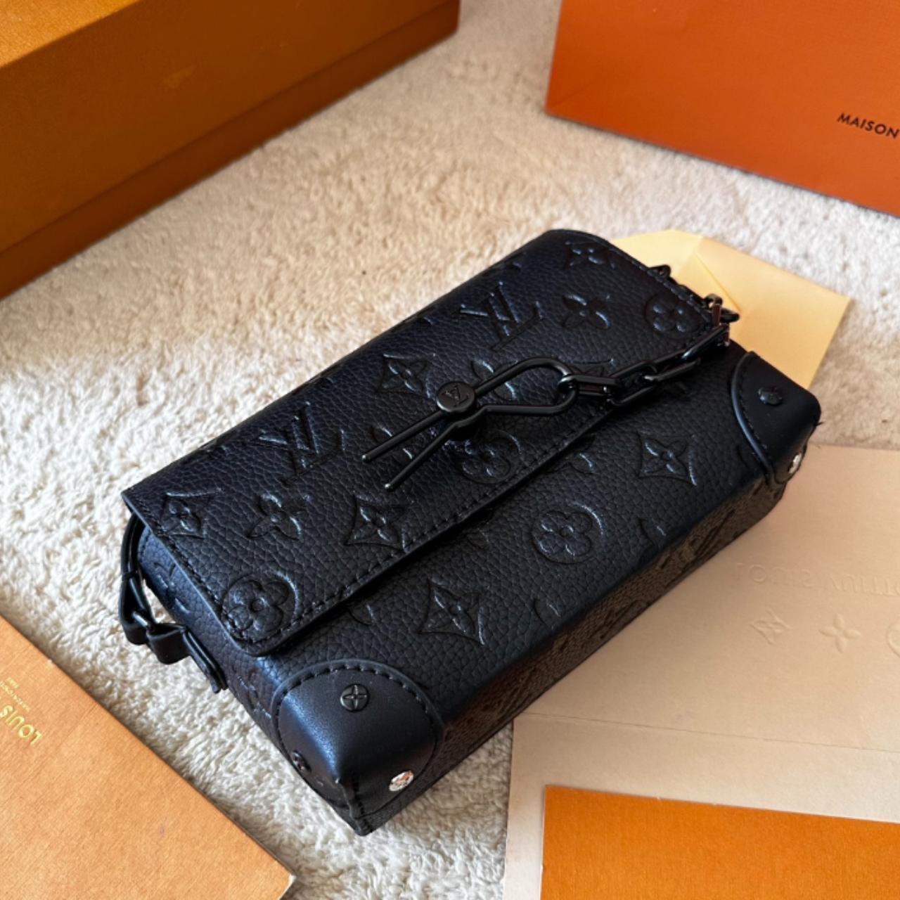 Lv bag - Depop