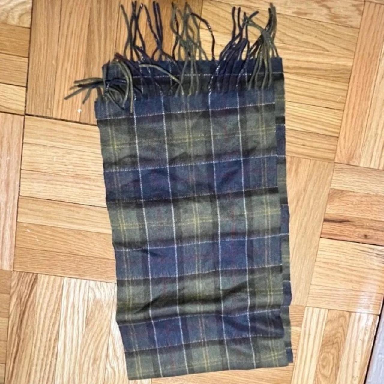 Barbour Scarf - Depop