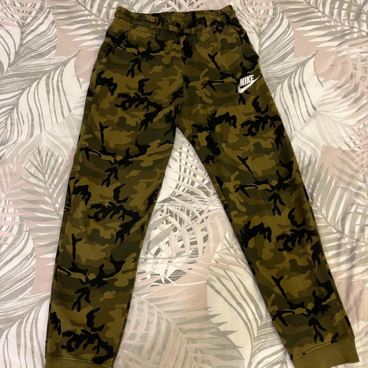 mens nike tracksuit khaki