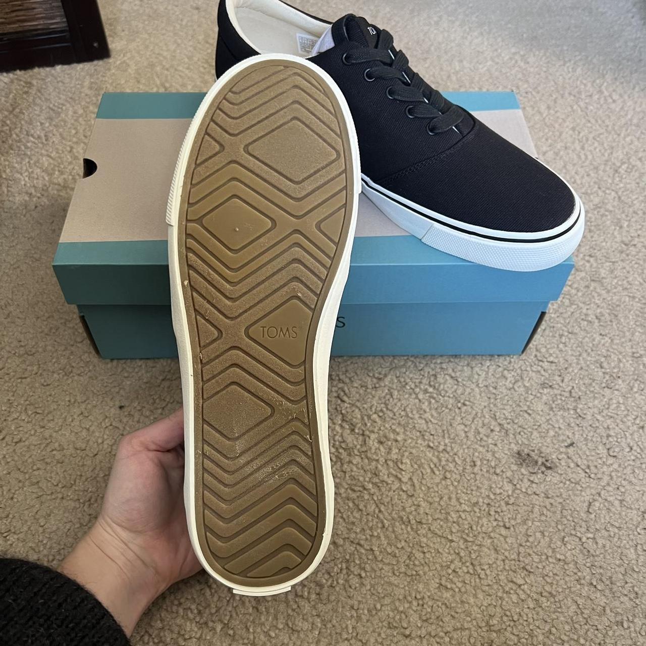 toms black canvas shoes