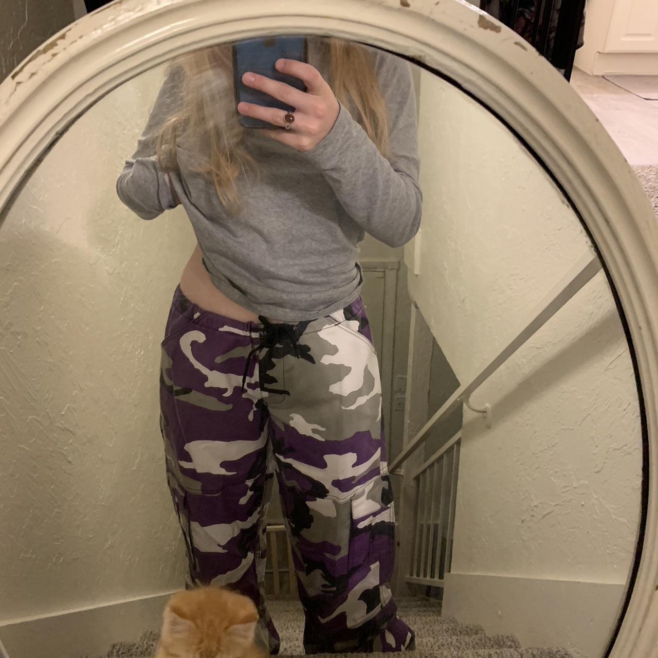 Purple camo best sale pants zumiez