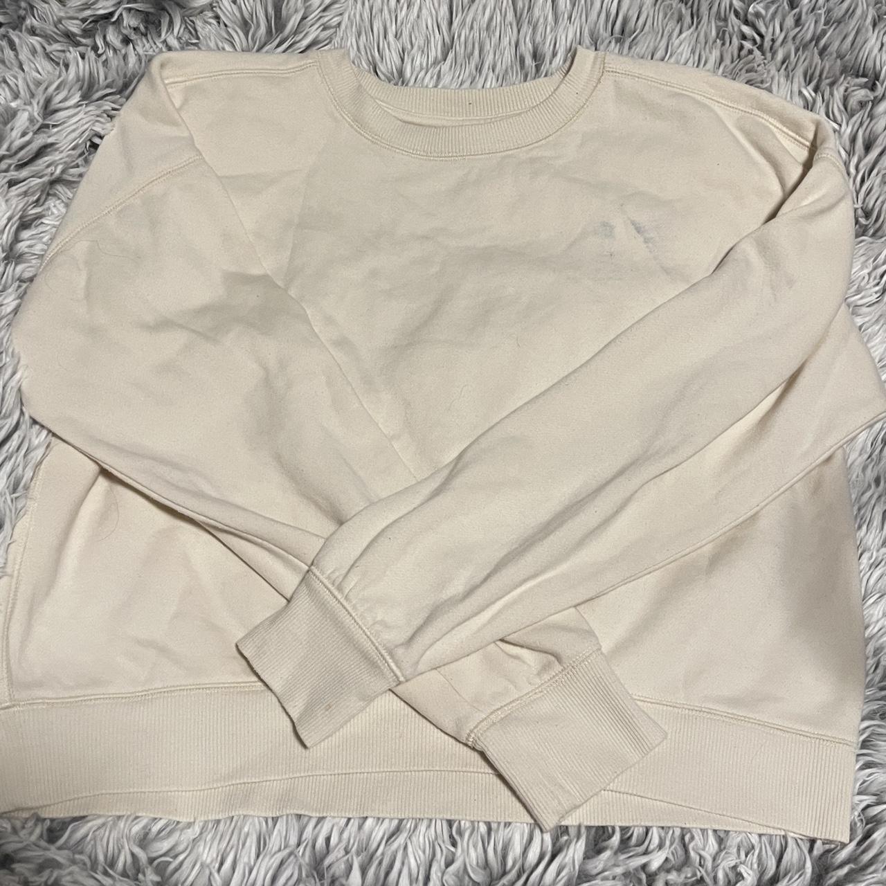 🍨 cream crew neck sweater. I love this sweater it’s... - Depop