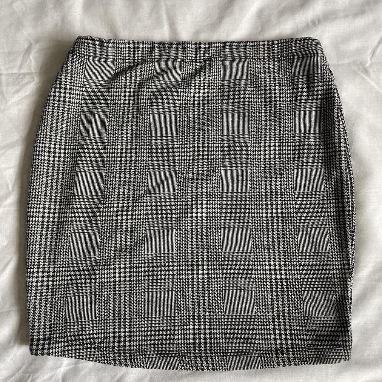 Women's Black and Grey Skirt Depop