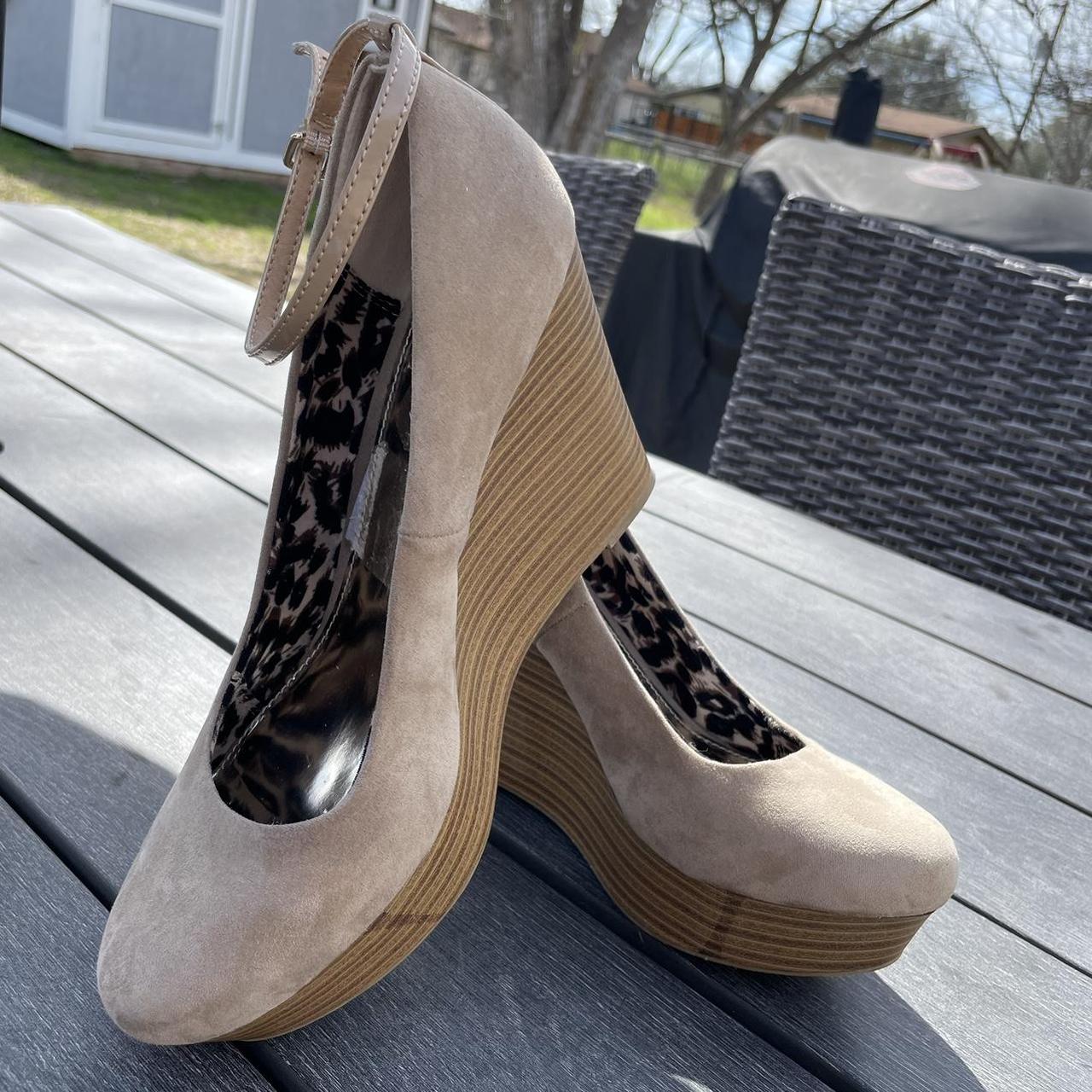 Report wedge hot sale shoes