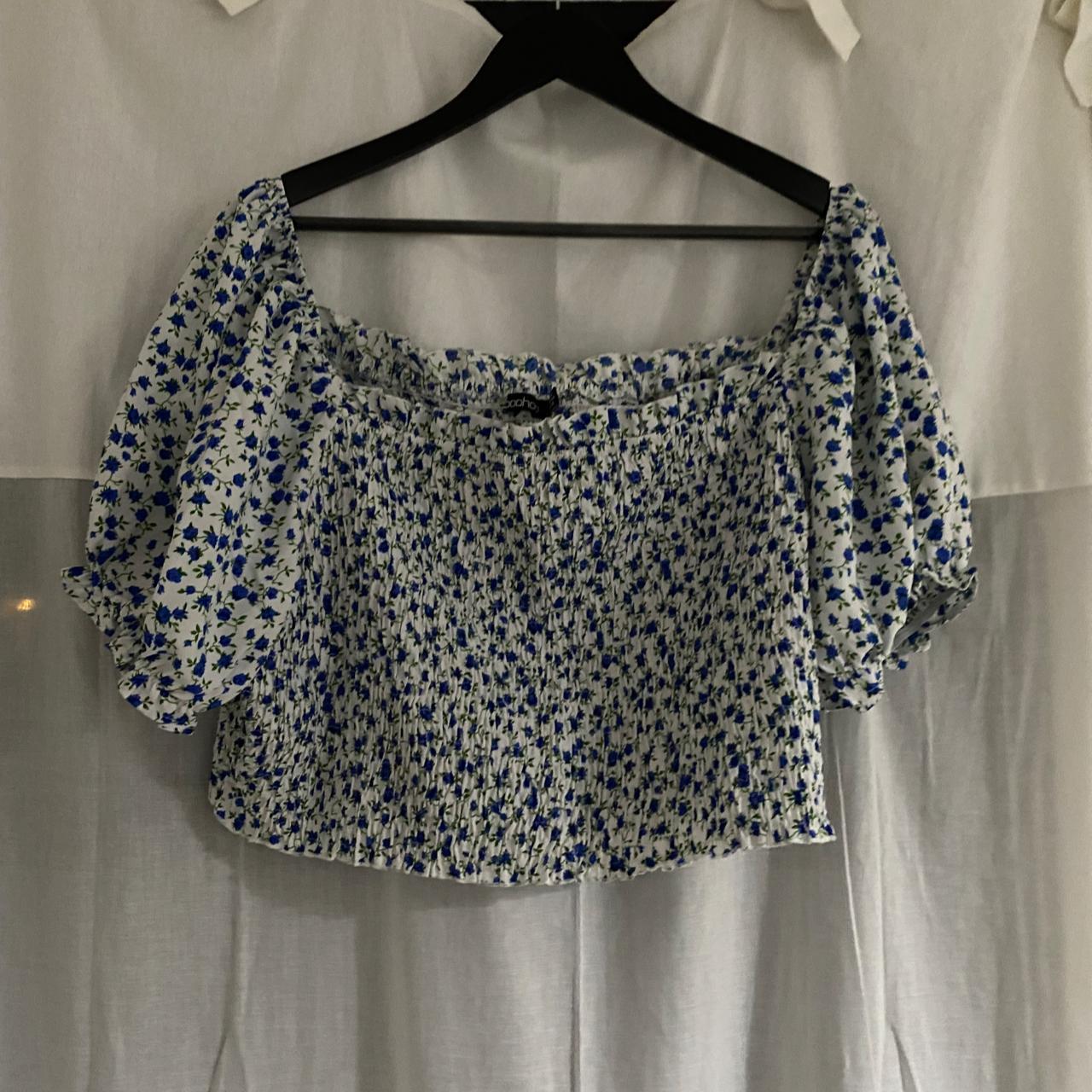 Boohoo Women's White and Blue Crop-top | Depop