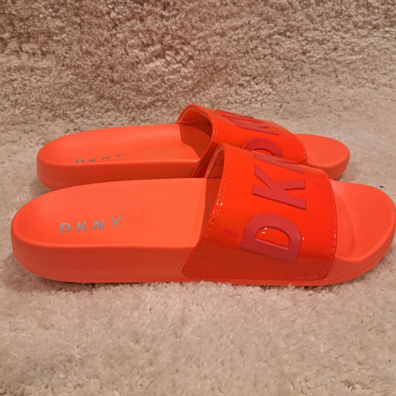 dkny sliders