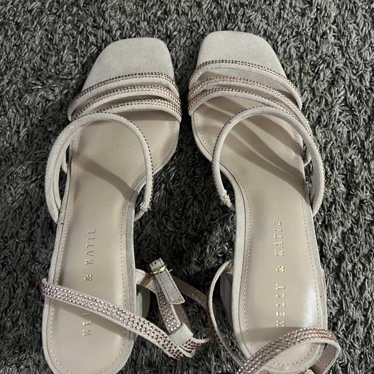 sparkly nude heels size 9.5 - Depop