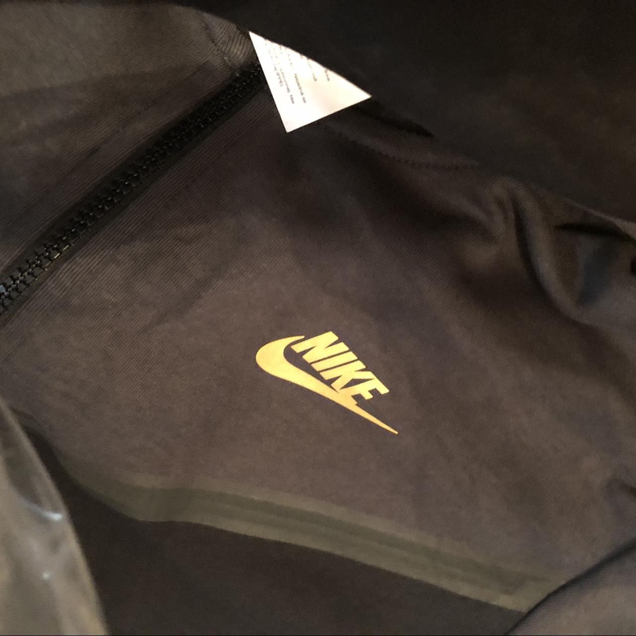 Nike Men's Black and Grey Hoodie | Depop