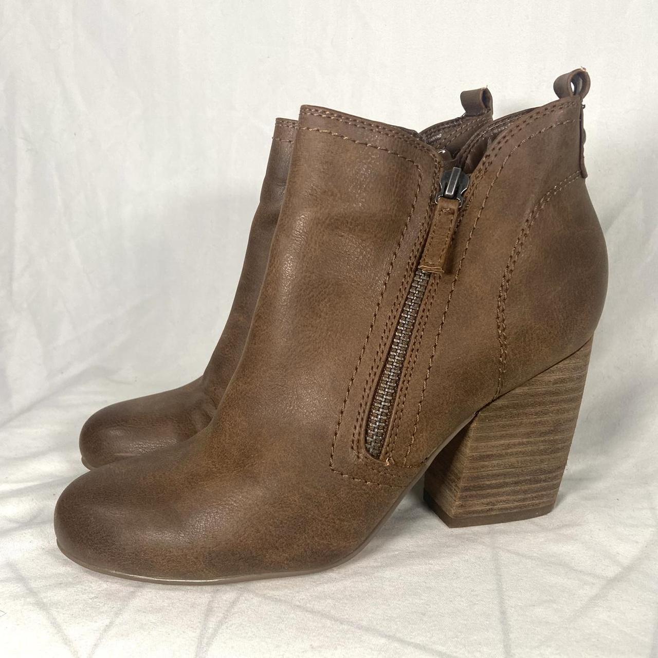 Croma vintage ankle booties Free shipping Please