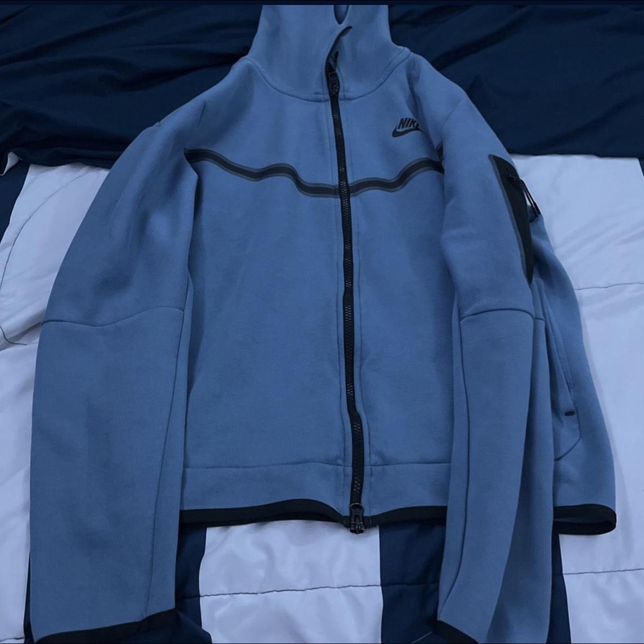 mens blue nike tech