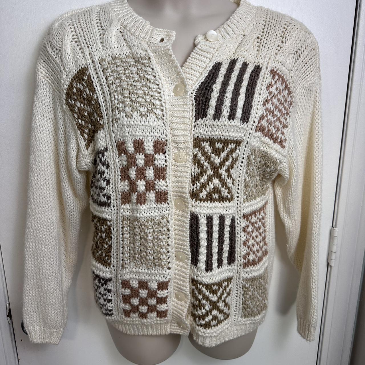 Chunky knit grandma button sweater size large #0883 - Depop