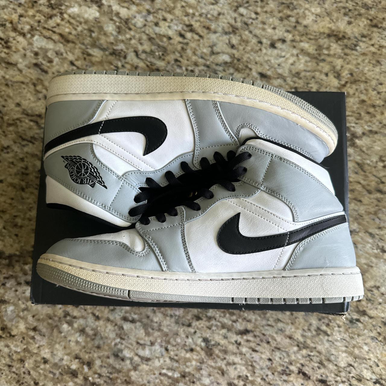 Air Jordan mid light smoke gray - Main Image