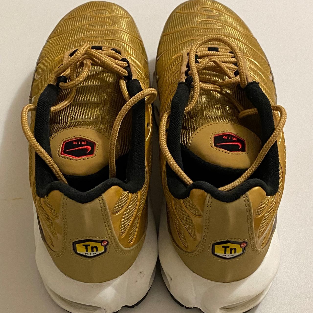 nike airmax plus gold