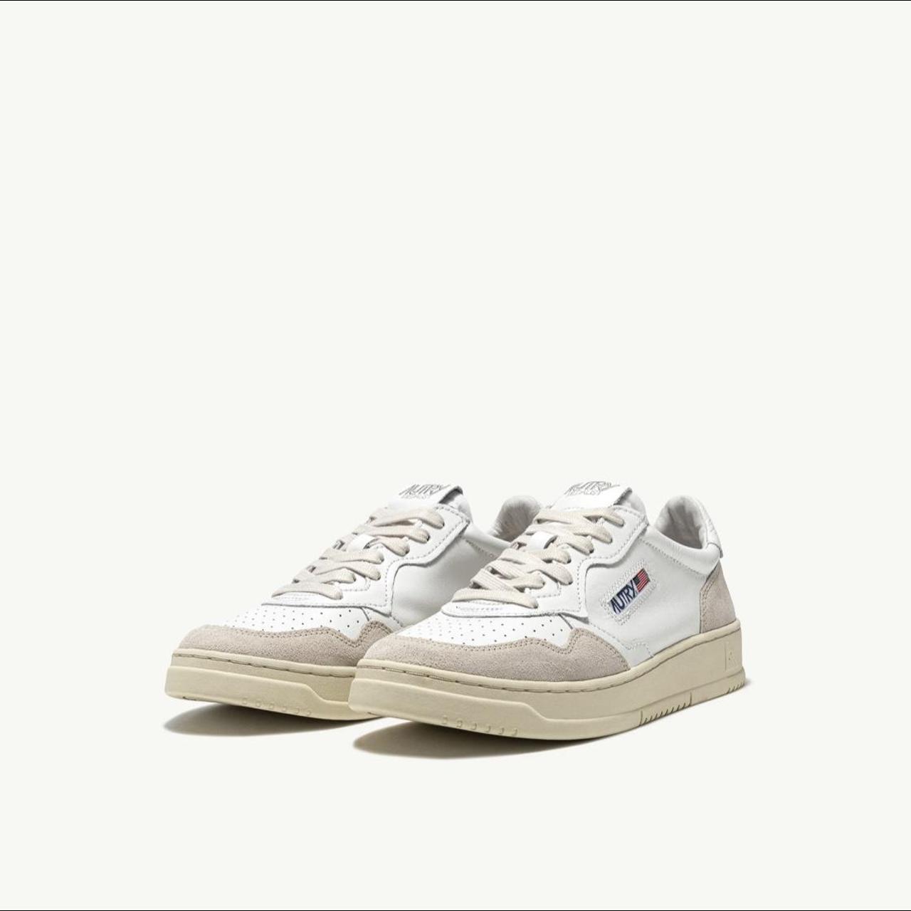 Autry Men's White and Cream Trainers